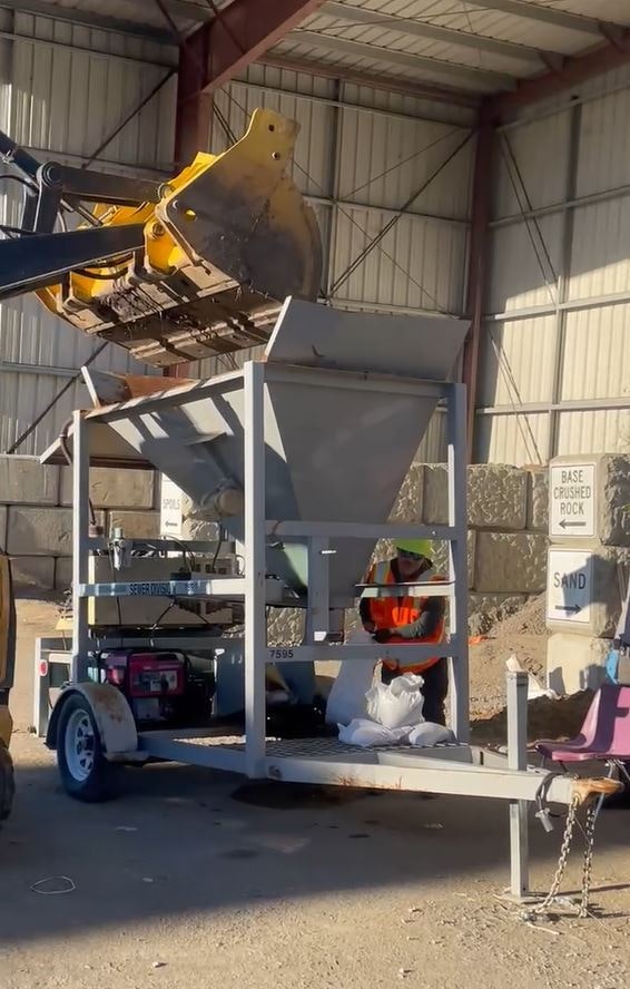 Sandbag machine